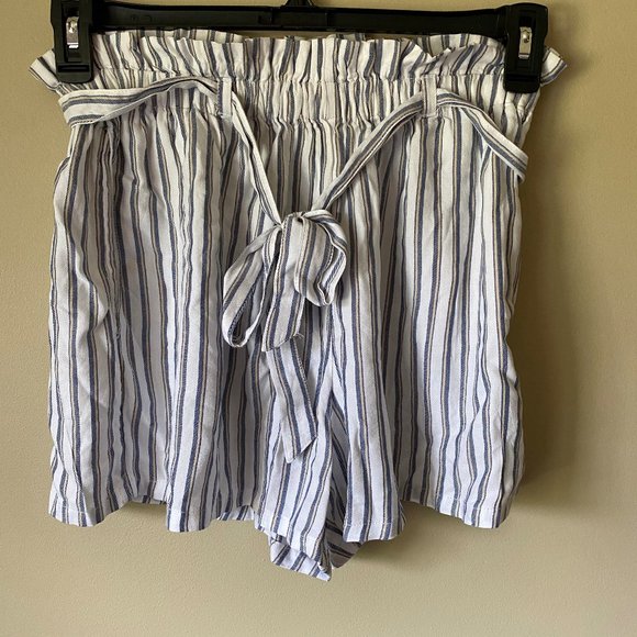 Hollister Pants - Hollister Ultra High Rise Shorts Size Small
